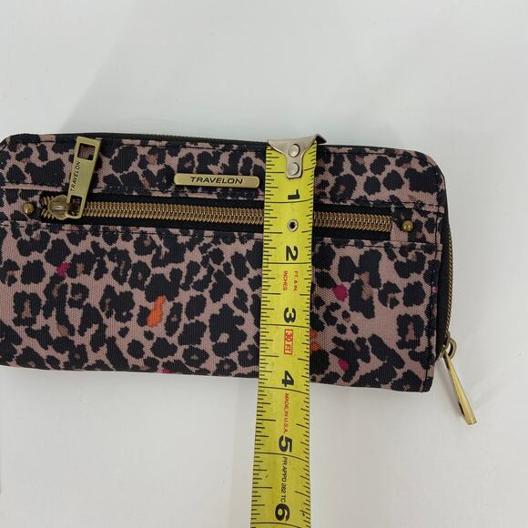 Travelon Wristlet Wallet RFID Animal Print Zip Around Identity Protection Travel - Picture 5 of 10
